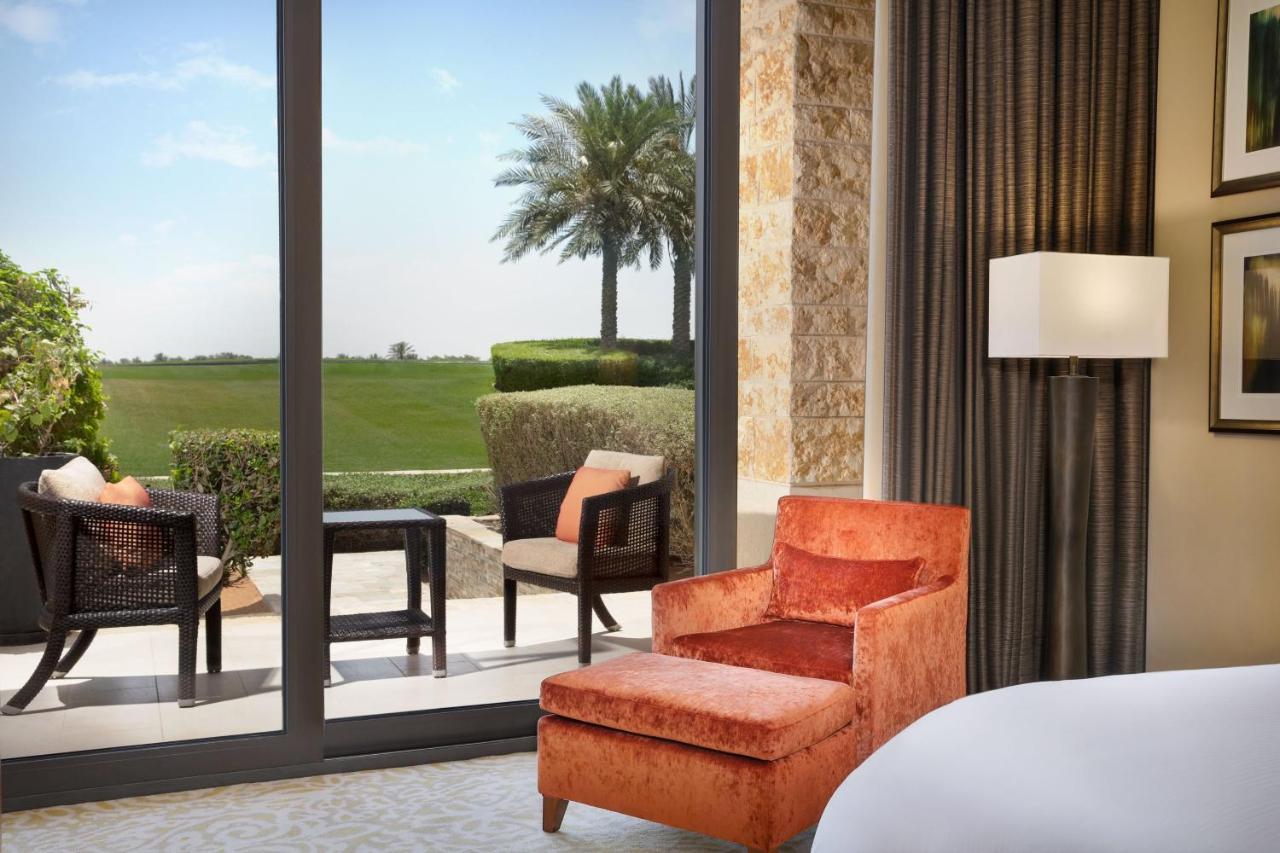 Vogo Abu Dhabi Golf Resort & Spa Formerly The Westin Abu Dhabi Golf Resort & Spa Екстериор снимка A room at the Jumeirah Emirates Resort